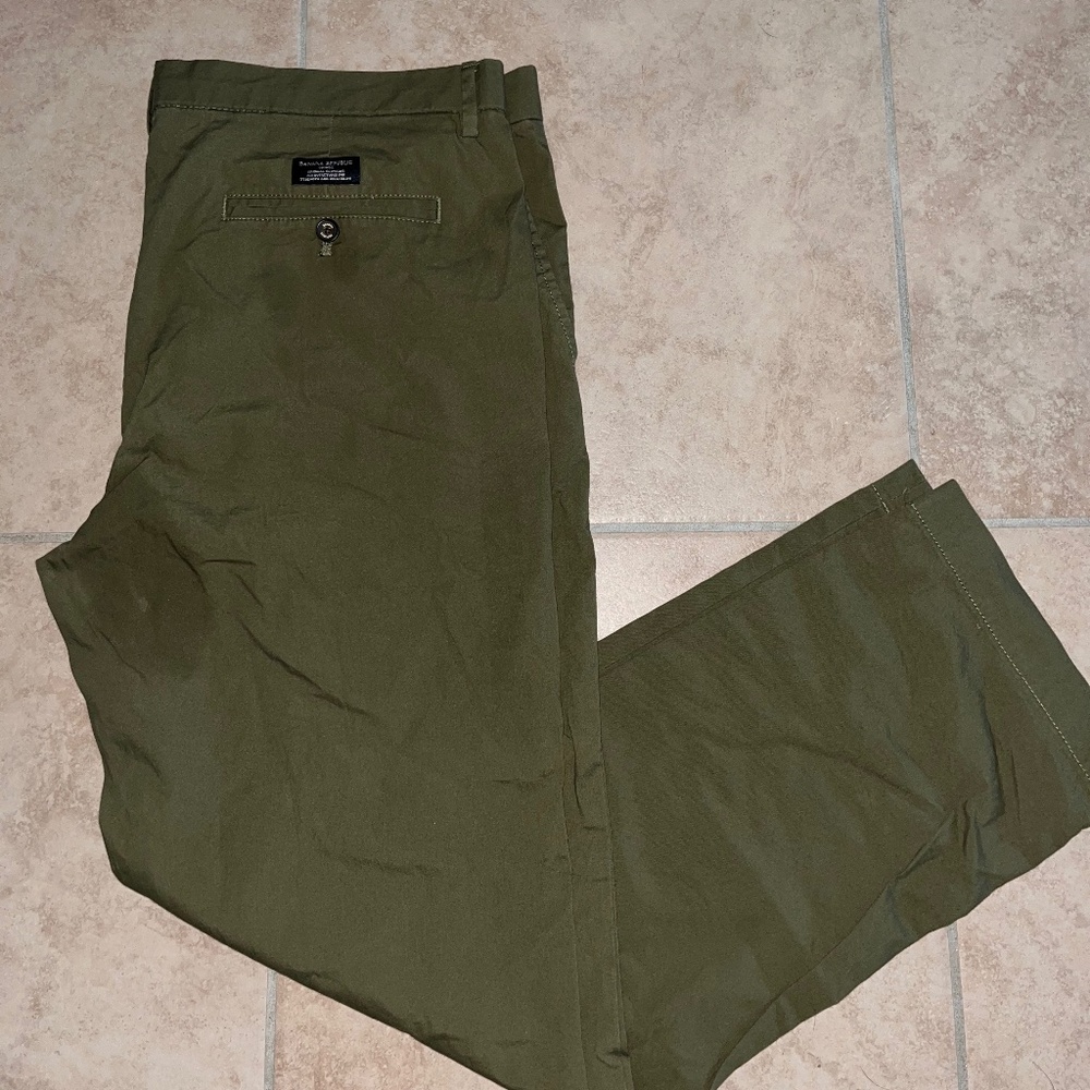 Banana Republic Mens Chinos 36x32